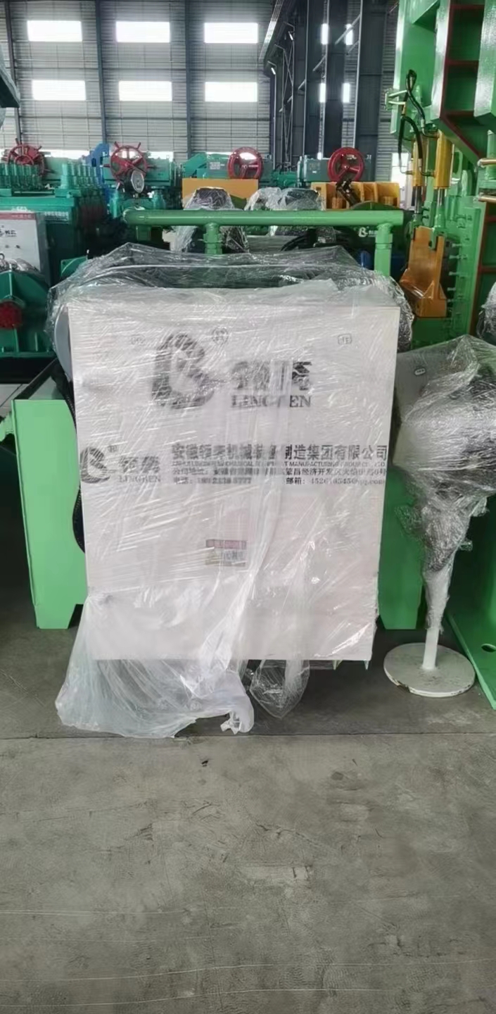 领奔机械售400吨螺纹钢定尺液压剪：2台！刀口宽：800mm，配电机22-30KW各一台！